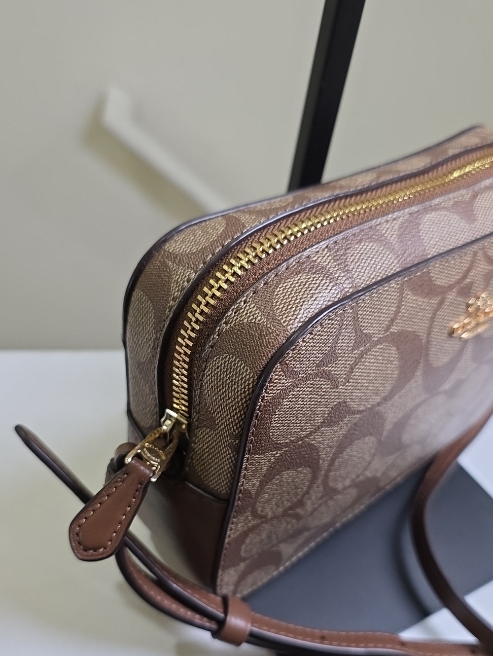 COACH 91677 Mini Camera Bag in Khaki Signature Print Goldtone Hardware Like New - Picture 6 of 16